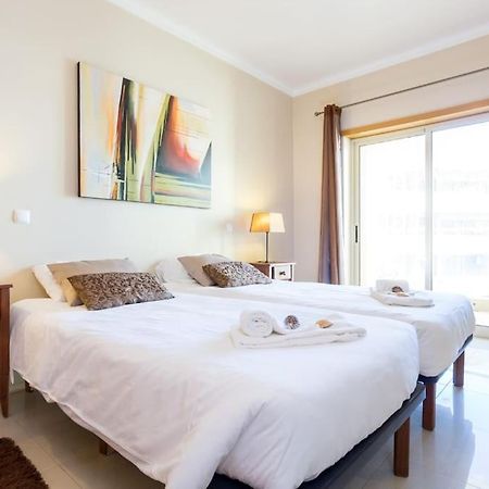 Sea Breeze Lagos Apartment Esterno foto
