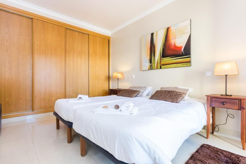 Sea Breeze Lagos Apartment Esterno foto