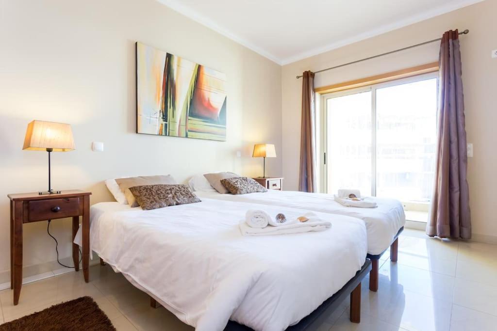 Sea Breeze Lagos Apartment Esterno foto
