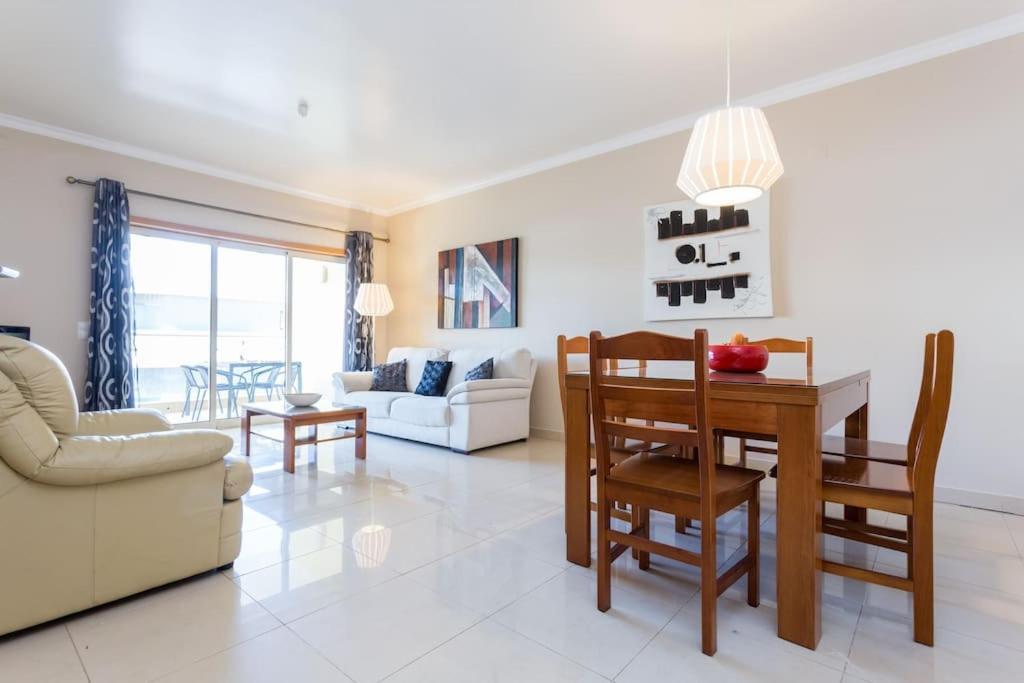 Sea Breeze Lagos Apartment Esterno foto