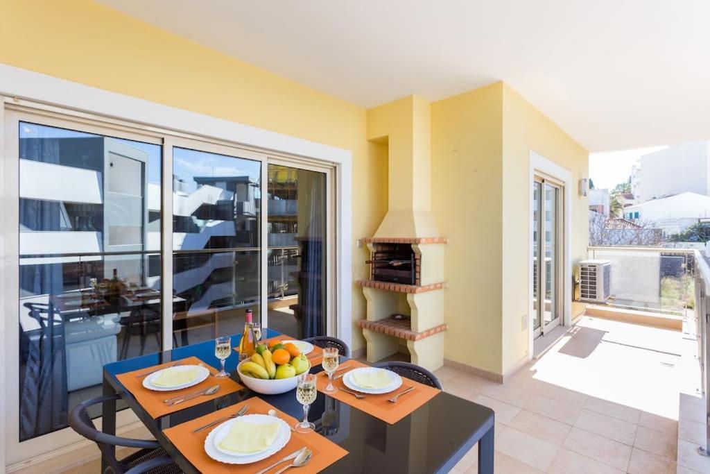 Sea Breeze Lagos Apartment Esterno foto