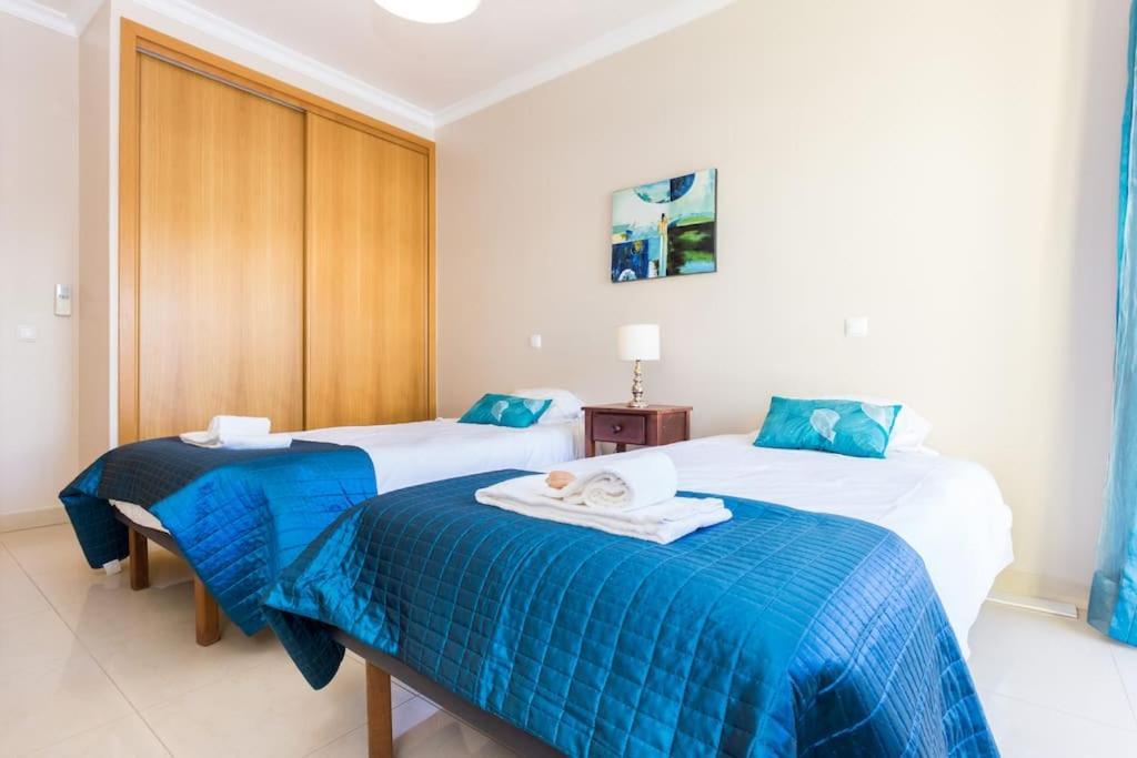 Sea Breeze Lagos Apartment Esterno foto