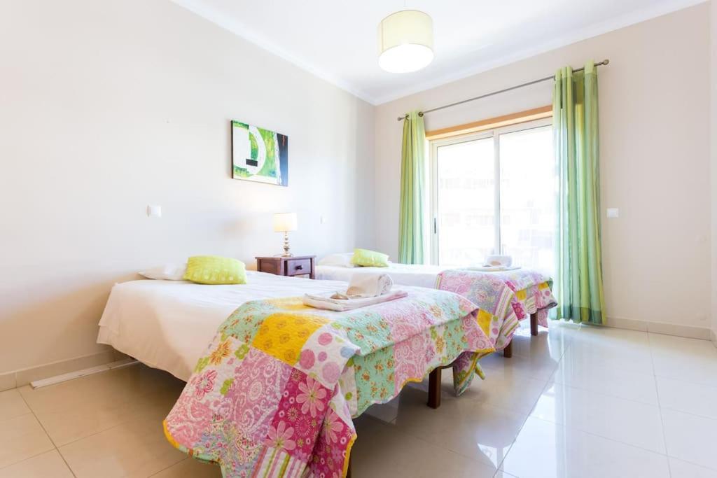 Sea Breeze Lagos Apartment Esterno foto