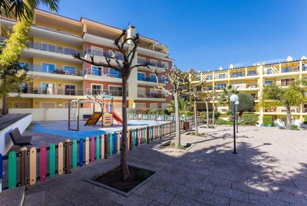 Sea Breeze Lagos Apartment Esterno foto